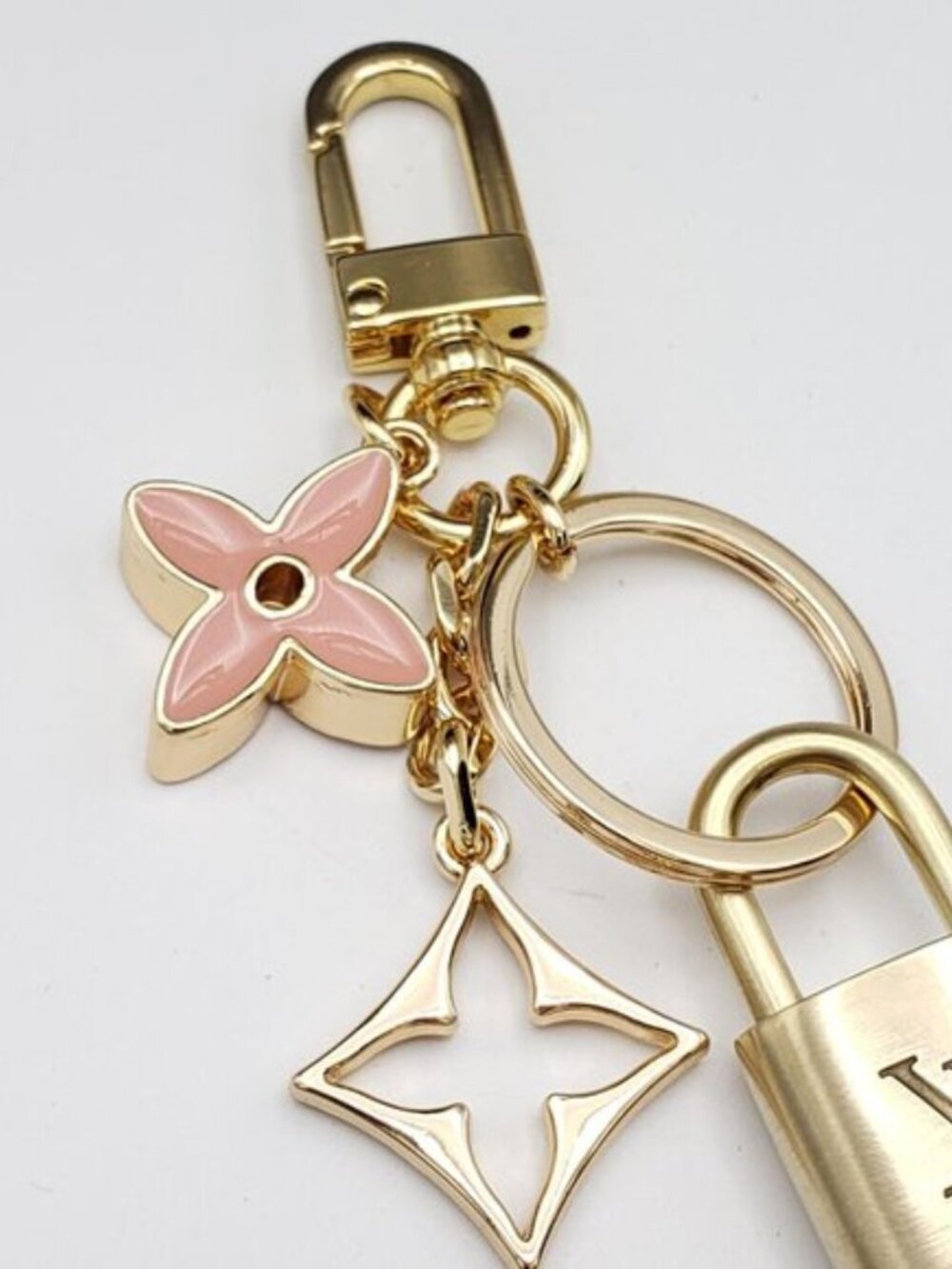 Authentic LV Louis Vuitton Gold Lock & Key 🔑Unbranded Flower Keychain Charm - Picture 6 of 9